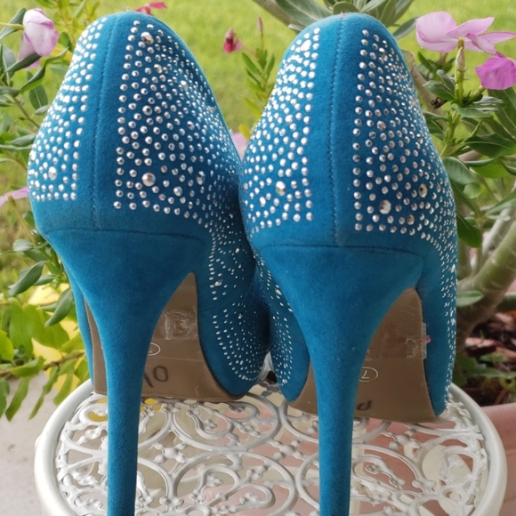 💥Dots sexy pumps.size 7. ...4 1/2" - Picture 8 of 8